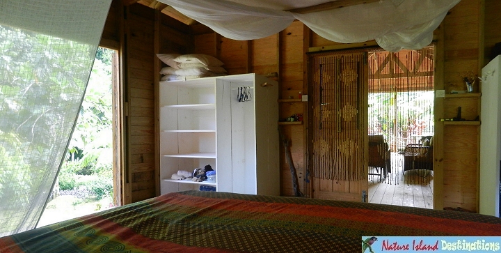 BananaLama cottage bedroom